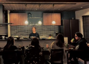 家の中心は「キッチン」遊びに来やすくて、長居できる場所を造りたかった。